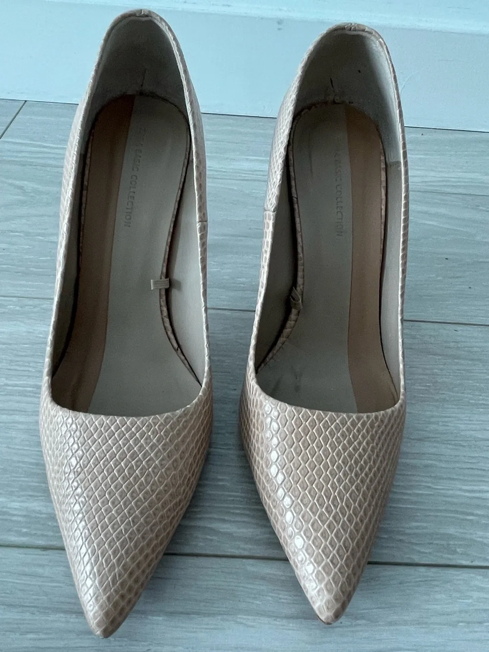 Zara Beige Snake-Embossed Pointed Toe Pumps Size 39